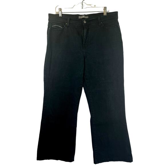 Levi's Denim - Levi's Perfectly Slimming 512 Bootcut jeans in black, size 18